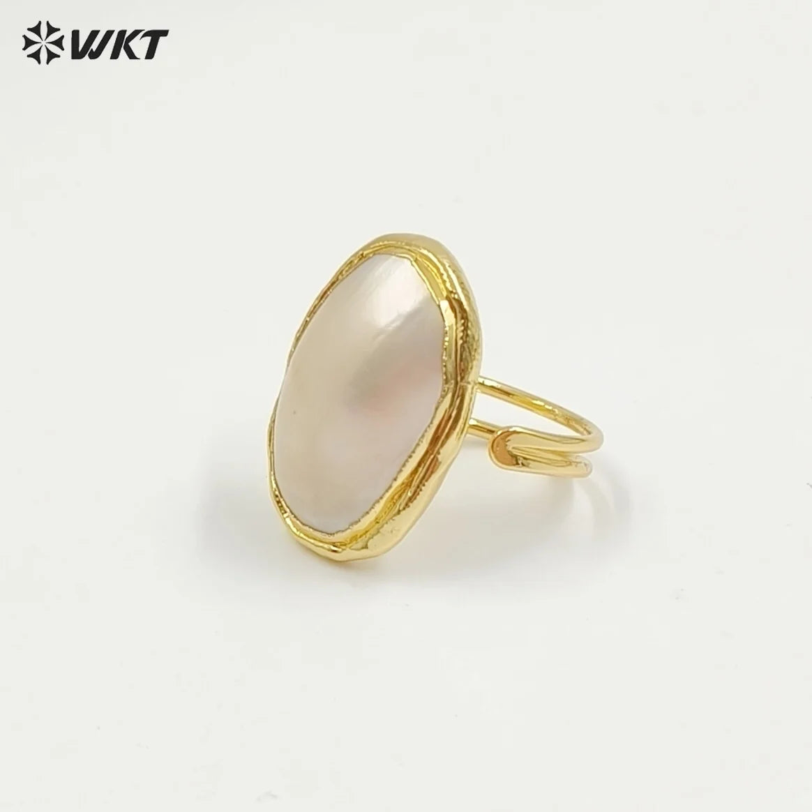 Oval Mabe Ring.