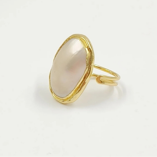 Oval Mabe Ring.