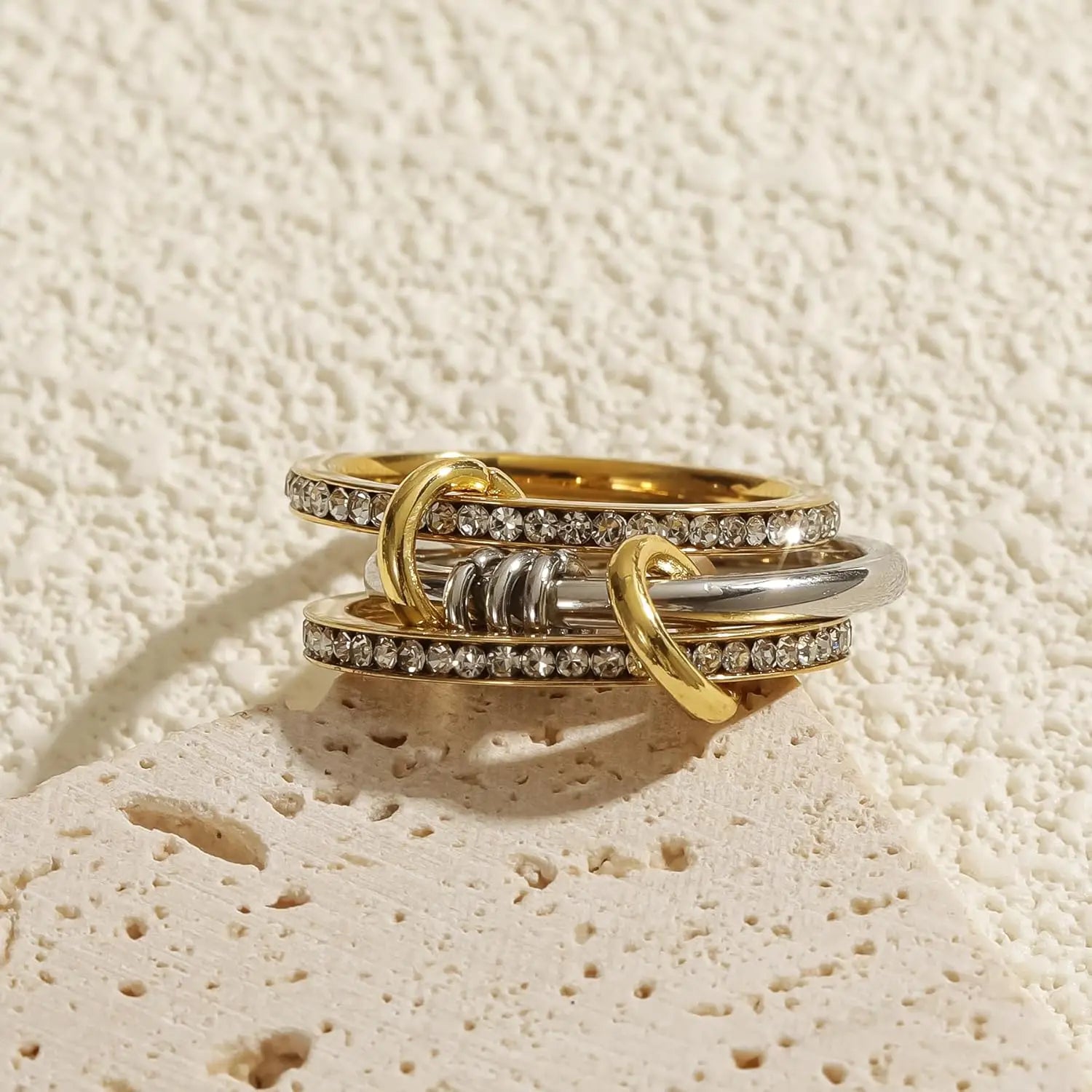 Attractive Ring. 18k Gold PL.