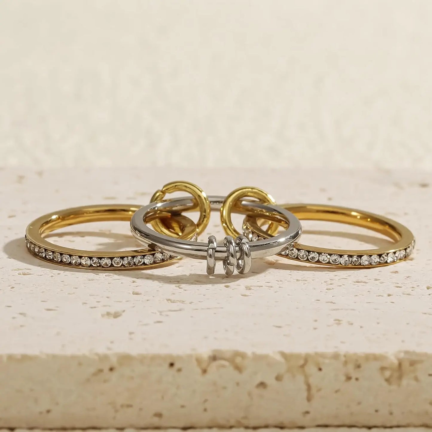 Attractive Ring. 18k Gold PL.