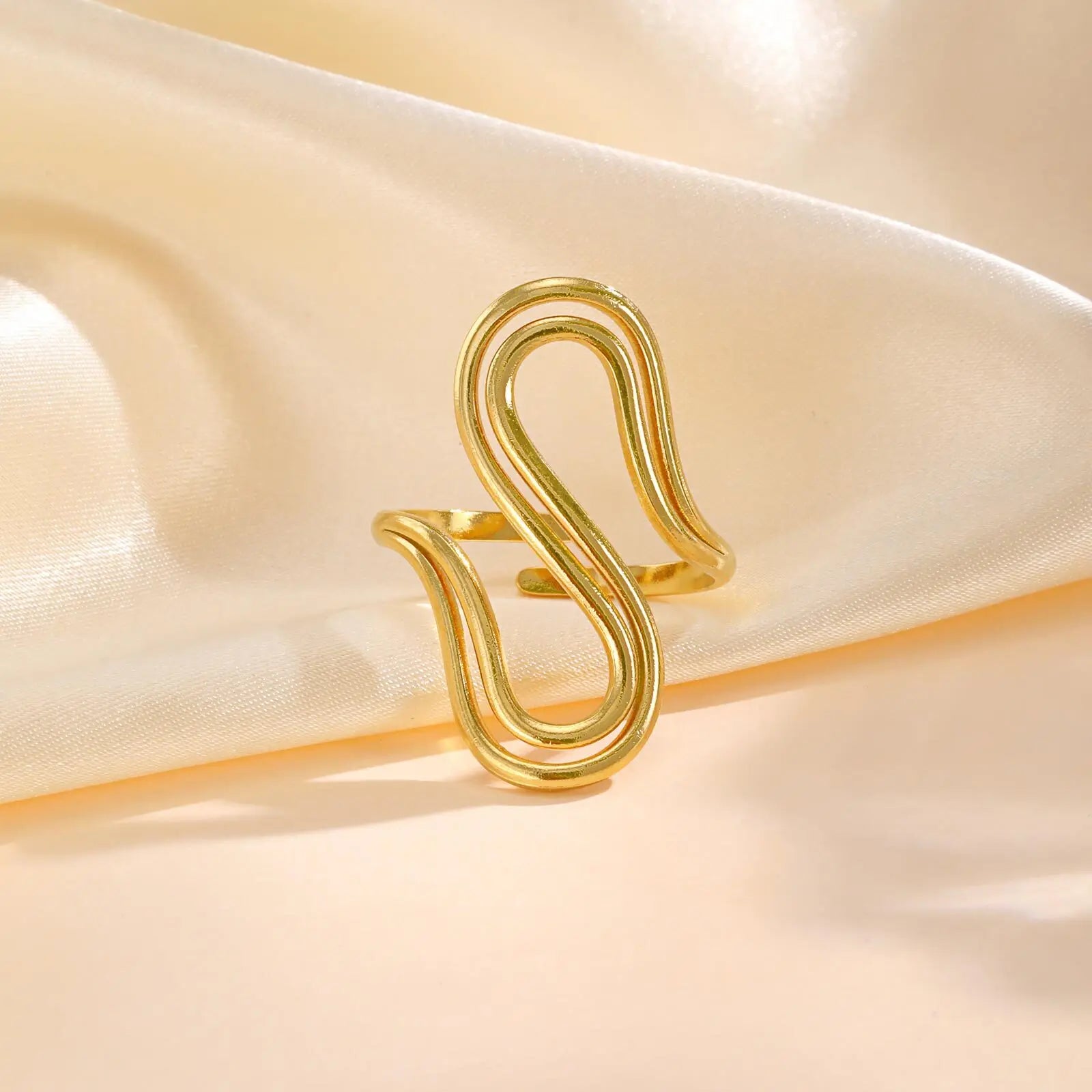 The Passionate Female Ring.